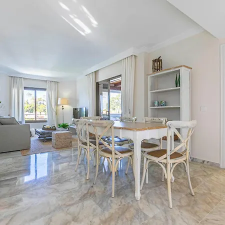 Golden By Bh Apartment